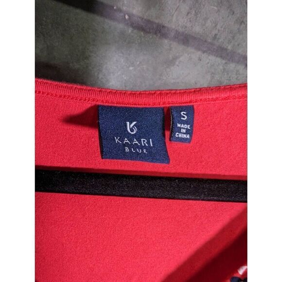 Kaari Blue Sleeveless V-Neck Red Printed Top Women's Size Small - Picture 3 of 5